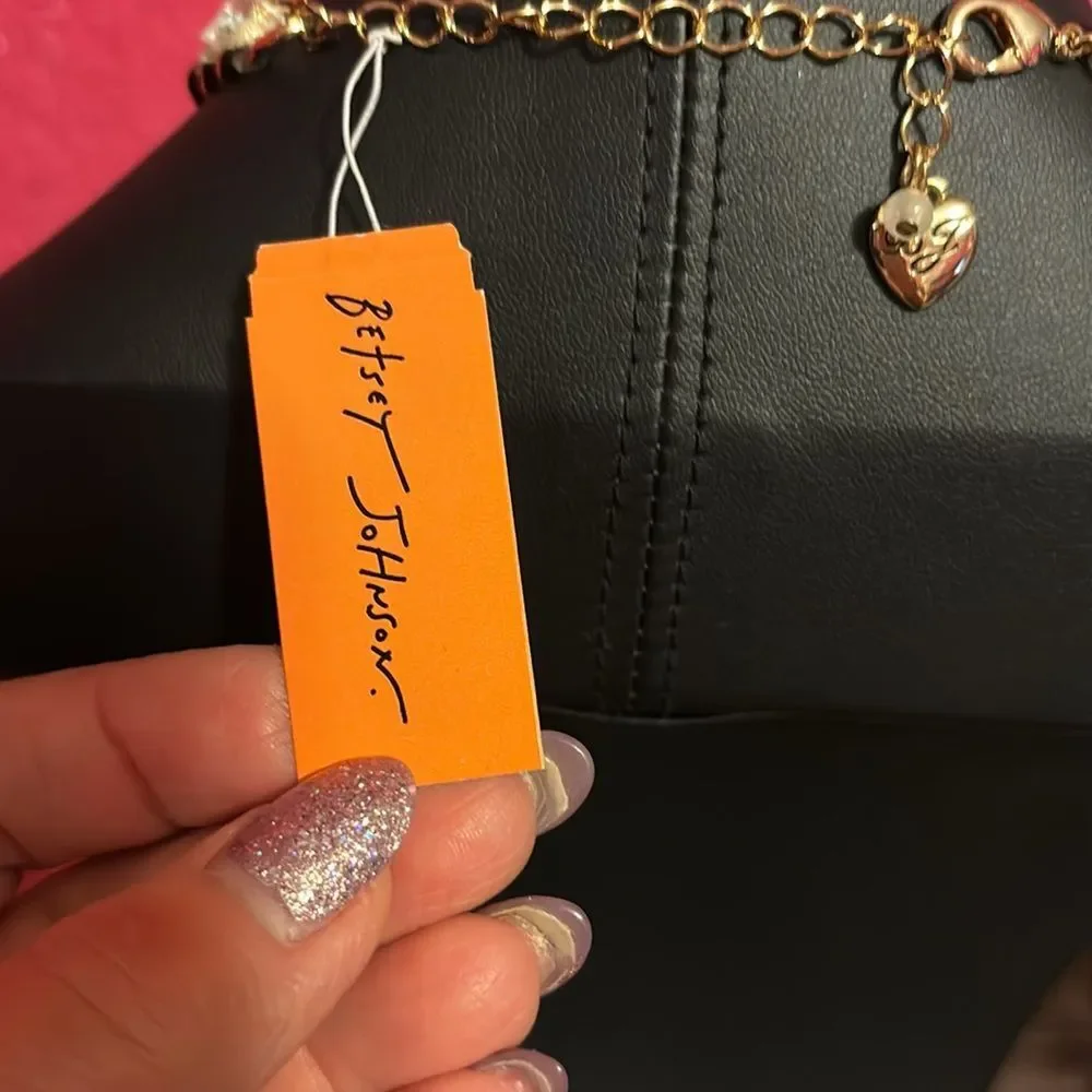 NWT Betsey Johnson white & blue sugar skull necklace.